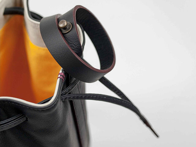 WOMEN'S BLOOP LEATHER BUCKET BAG