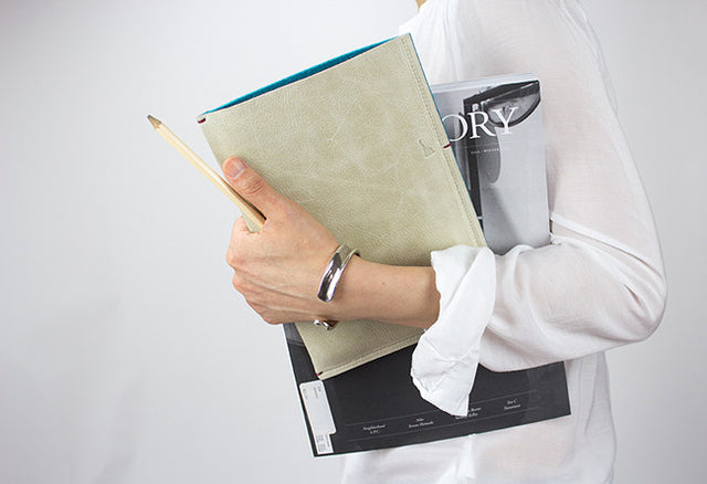 DEOK | AGED LEATHER & WOOL-FELT SLEEVE