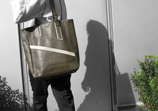 LA MAIN GAUCHE | LEATHER LARGE TOTE